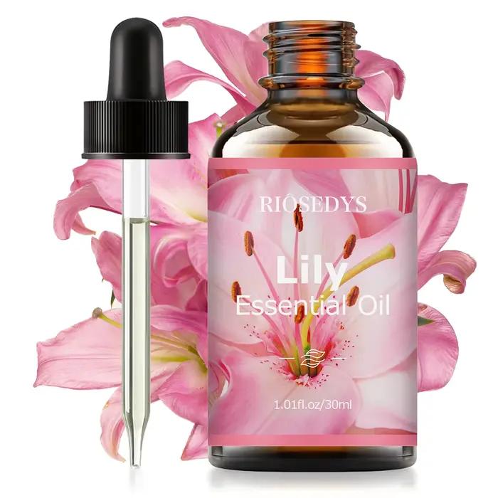 L'huile essentielle de lys, avec leur parfum floral délicat, convient à l'aromathérapie et au massag