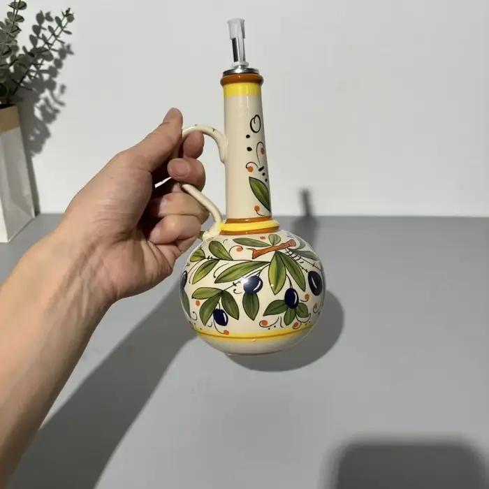 Bouteille d'huile d'olive en céramique