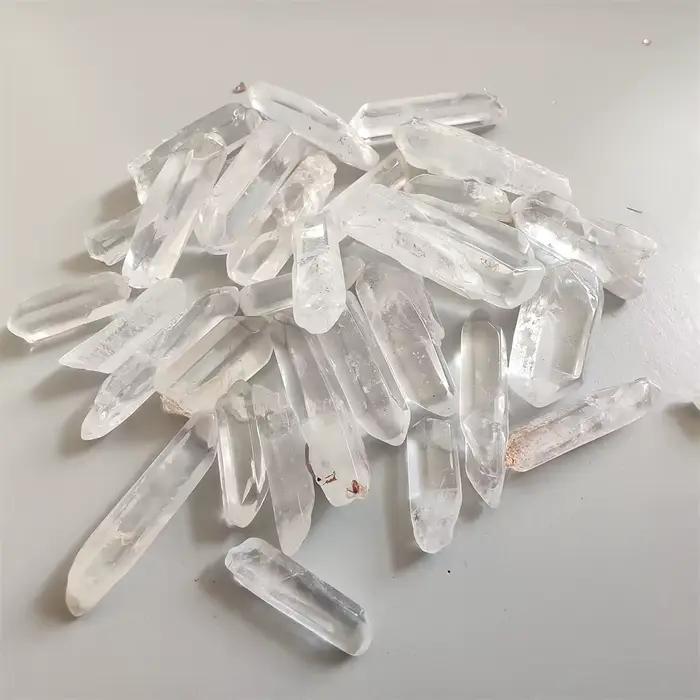 Château Diffuseur de Quartz Clair Naturel, Pierre de Guérison, Clip, Baguette d'Massage, Roche Brute, Spécimen de Nappe, Décoration de Maison, 3-5cm