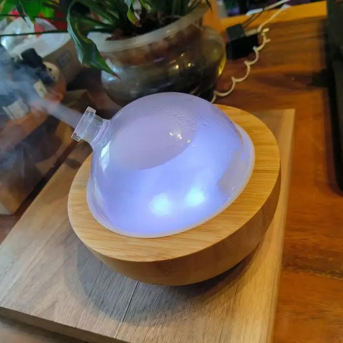 Diffuseur d'huiles essentielles en verre avec base en bois véritable