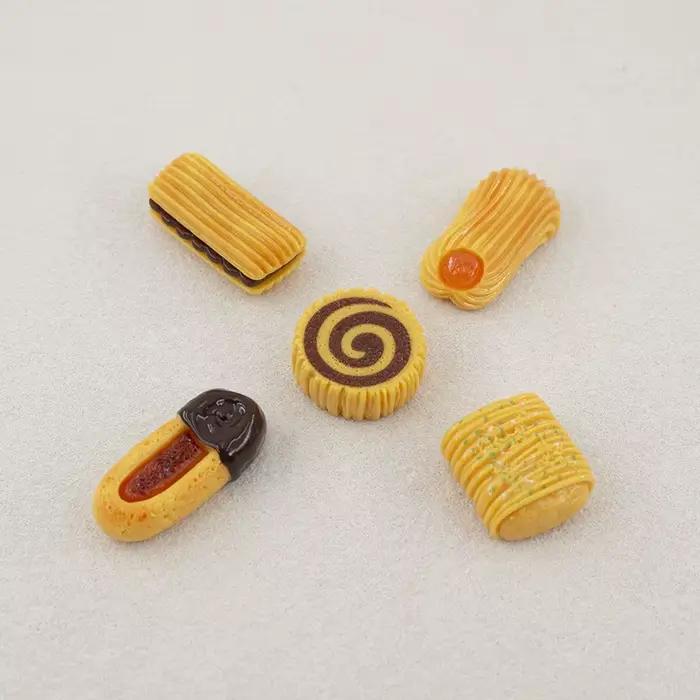 10 pièces de biscuits miniature en résine simulée avec pépites de chocolat, accessoires de bijoux faits à la main, ornements pour cheveux, décoration de coque de téléphone