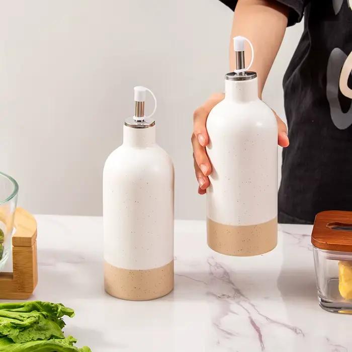 Bouteille distributrice d'huile d'olive en céramique avec goutte-à-goutte