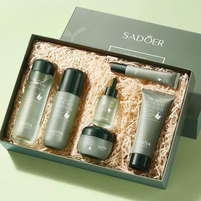 L'ensemble de 6 pièces de soin de la peau d'avocat comprend une crème nourrissante et hydratante pour les yeux