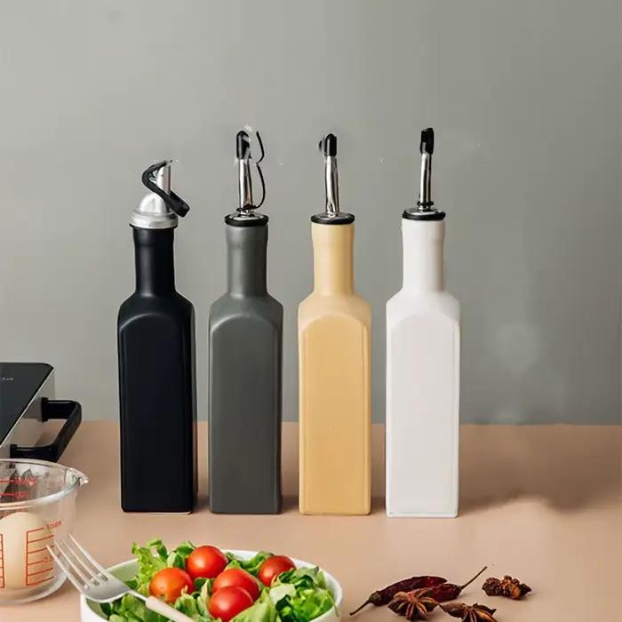 Bouteille distributrice d'huile d'olive en céramique