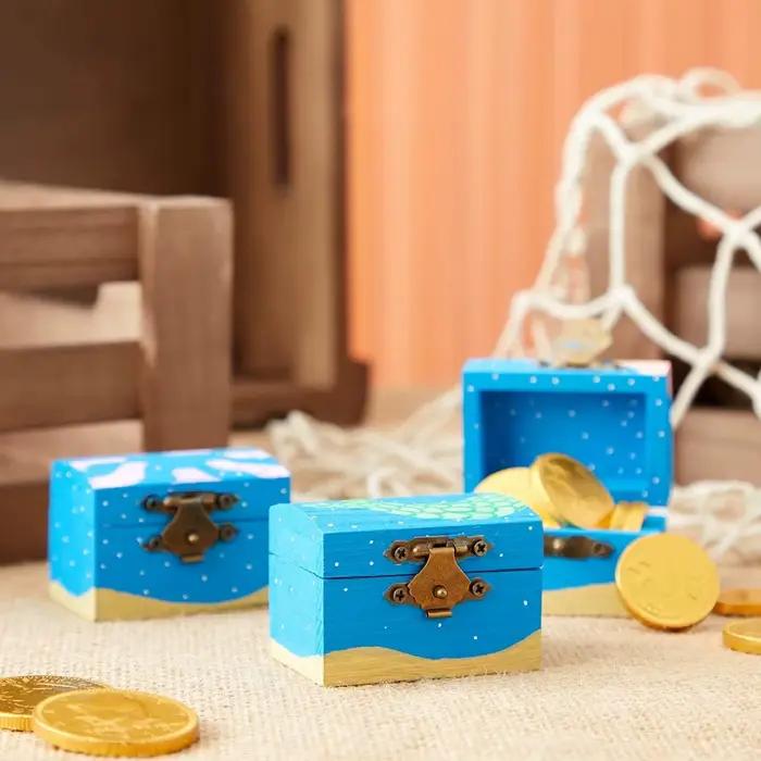 Paquet de 10 petites boîtes en bois avec fermoir avant trésor inachevé à peindre pour bricolage d'art et d'artisanat fête d'anniversaire de pirate d'halloween