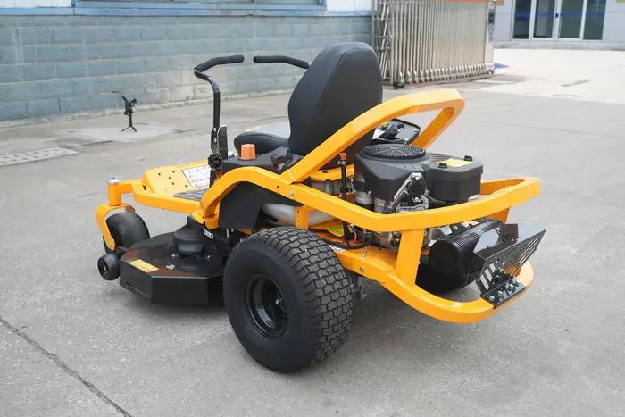 Tracteur tondeuse tout-terrain 4x4 avec plateau de 60 pouces pour les pâturages des chevaux, tracteur tondeuse tout-terrain