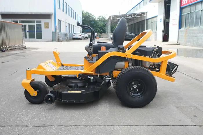 Tracteur tondeuse tout-terrain 4x4 avec plateau de 60 pouces pour les pâturages des chevaux, tracteur tondeuse tout-terrain